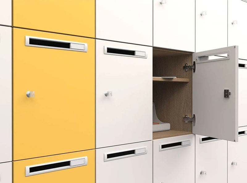 Palmberg Prisma 2 lockerkast met gele en witte deuren, ideaal voor kantooropslag