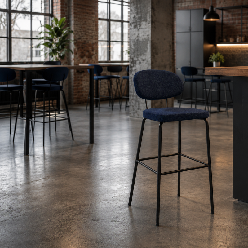 Barkruk Rondo met donkerblauwe stoffering en zwart frame