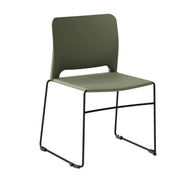Grijze-groene kunststof stapelbare zaalstoel met zwart metalen frame, geschikt voor kantoorinrichting.