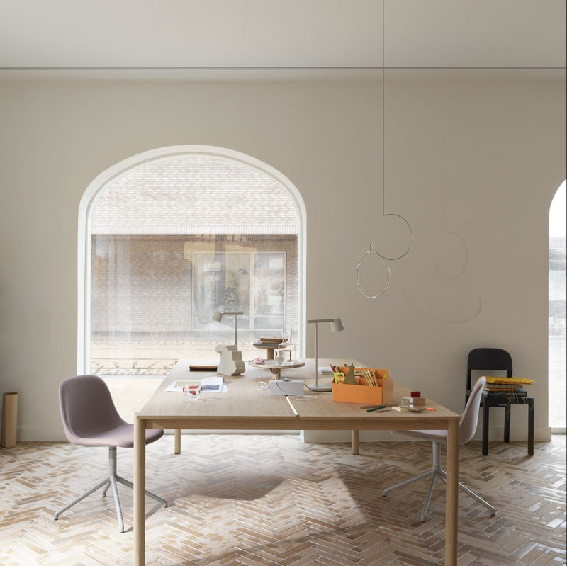 Muuto Linear System Table – modulaire vergadertafel