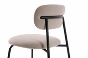 Artifort Aloa design stoel met beige bekleding en zwart stalen frame, moderne kantoormeubel