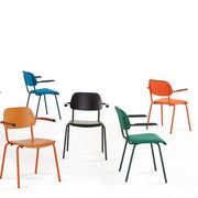 Design vergaderstoelen met armleuningen in diverse kleuren, ideaal als kantoormeubilair.