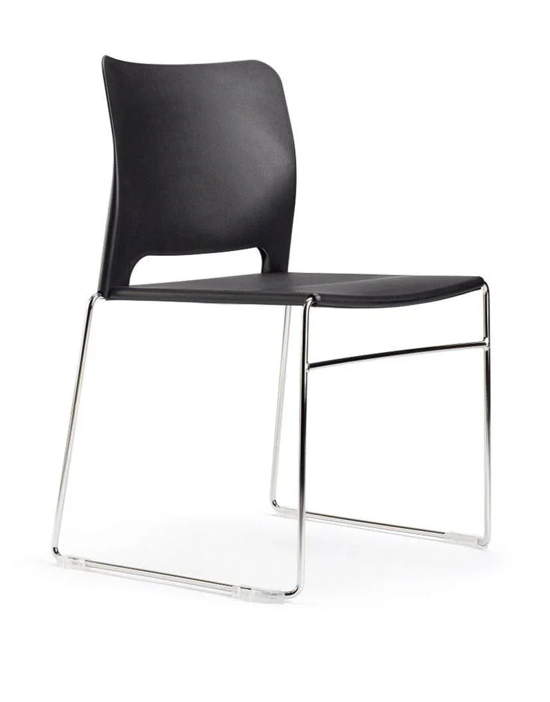 Zwarte design vergaderstoel met chromen frame, modern kantoormeubilair voor werkplek