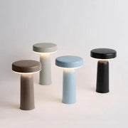 Design tafellampen Muuto Ease in diverse kleuren, ideaal voor moderne kantoorinrichting