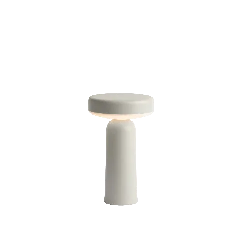 Minimalistische witte Muuto Ease tafellamp, modern design voor kantoor of thuiswerkplek