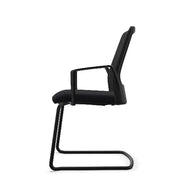 Zwarte vergaderstoel Interstuhl Buddy 570B met slede onderstel, kantoormeubilair design