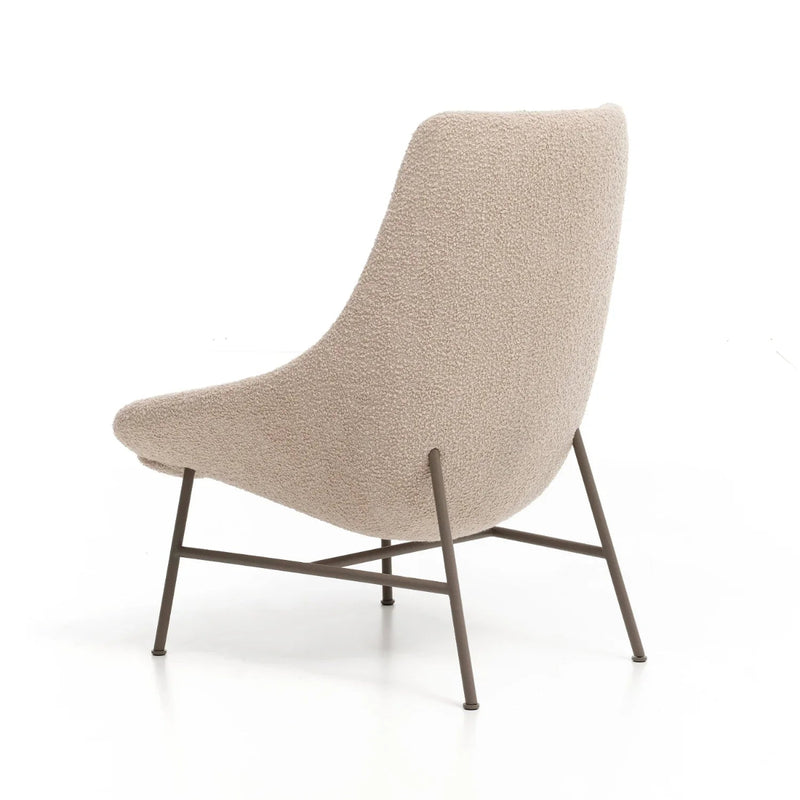 Design lounge fauteuil met beige stof en metalen poten, kantoormeubilair modern stijl